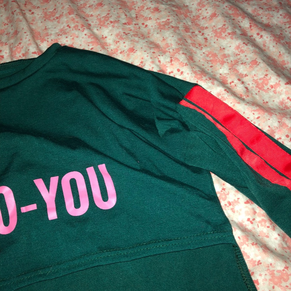 Outfit - Picture 4 of 4